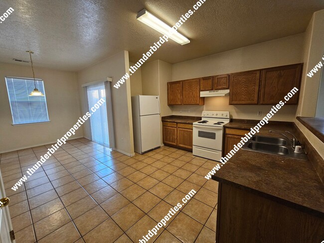 Building Photo - Available NOW! Nice 4 Bedroom 2.5 Bathroom...