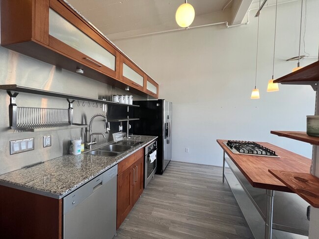 Building Photo - 163 W 200 S