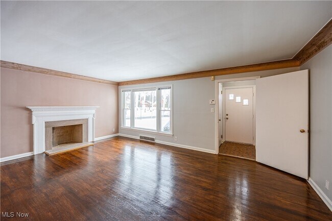 Foto del edificio - 23211 Fernwood Dr