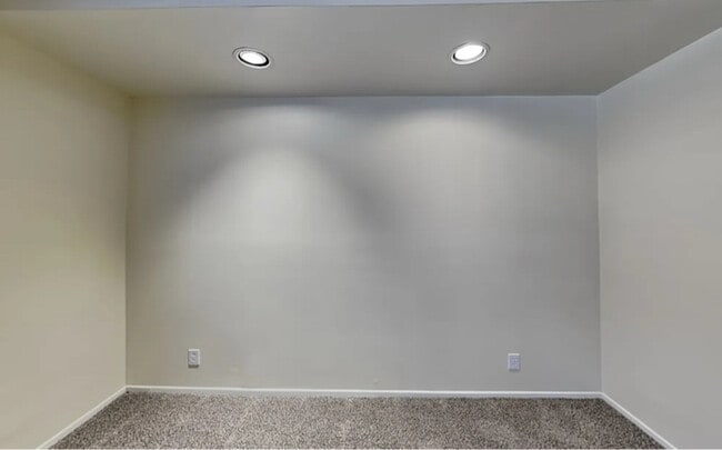 Building Photo - 28205 Orangegrove Ave