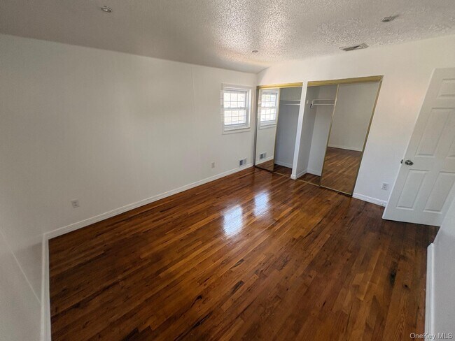Foto del edificio - 140-23 161st St