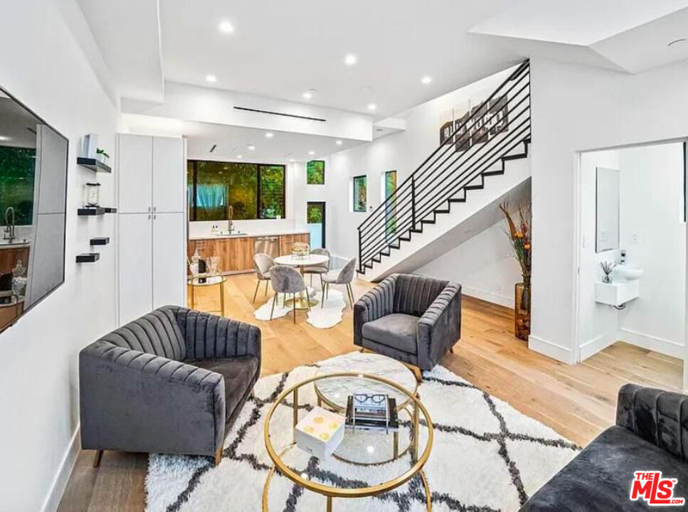 Foto principal - 1445 N Martel Ave