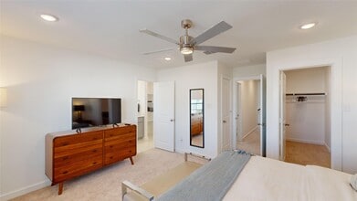Building Photo - 2942 ELLE DR