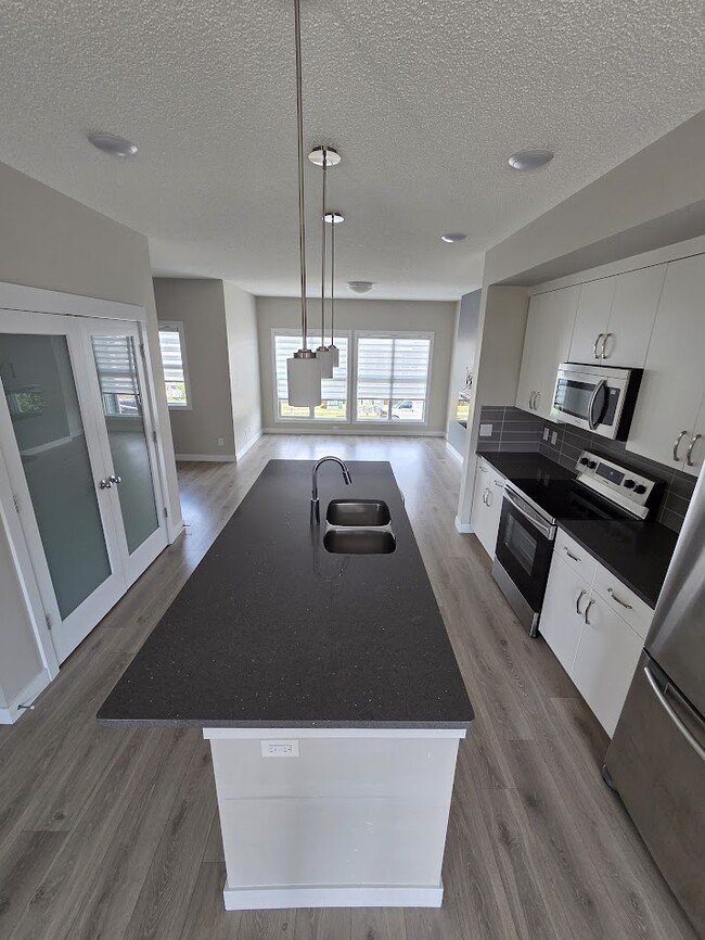 Building Photo - 87 Joyal Way