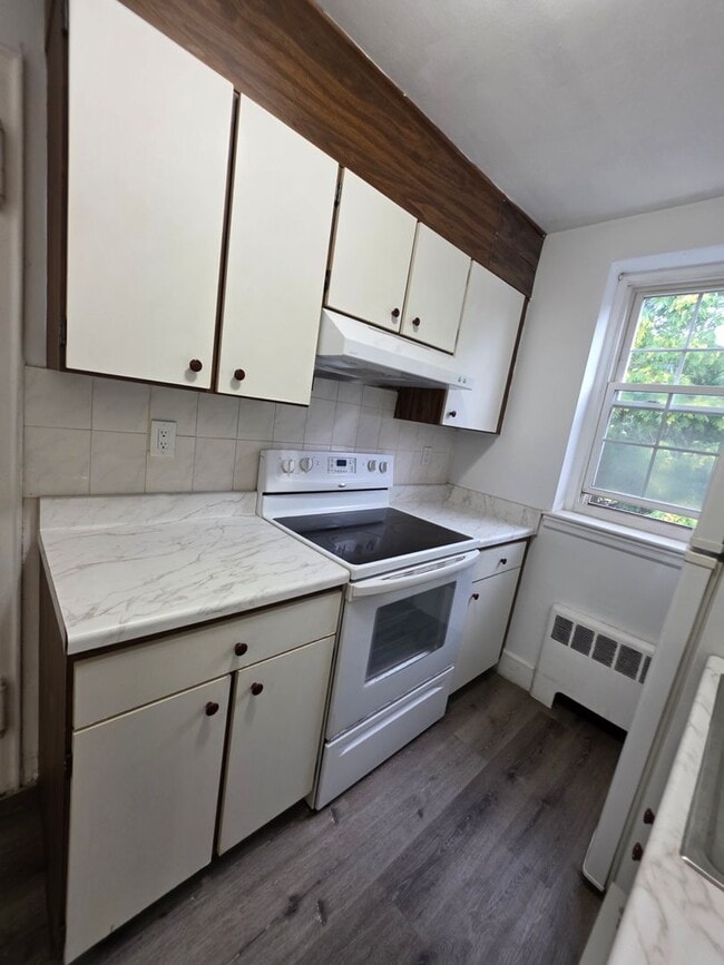 Photo - 25 Englewood Ave Apartment
