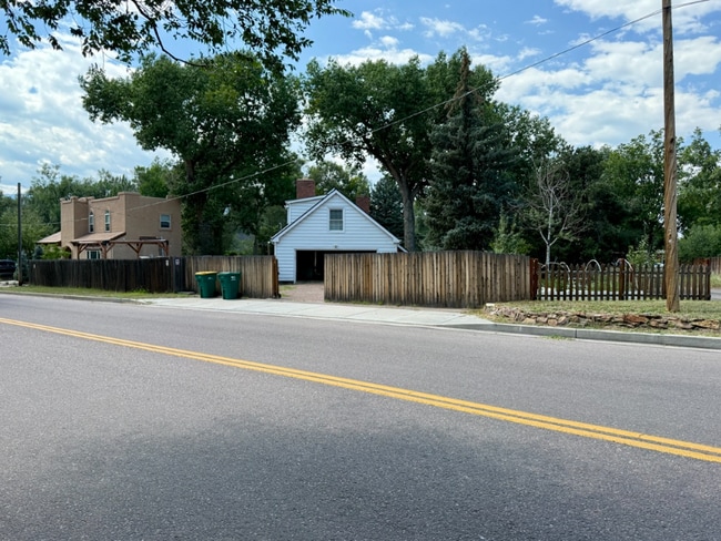 Building Photo - 1521 Columbine Blvd