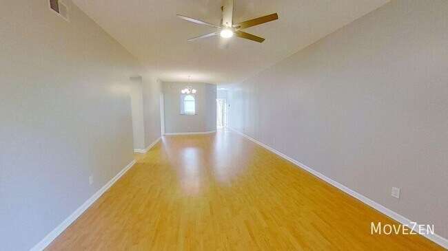 Foto del edificio - 725 Bragg Dr