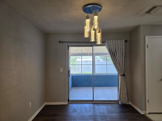 Foto del edificio - 2 Bedroom 1.5 Bath in the Desirable Disston Heights Neighborhood
