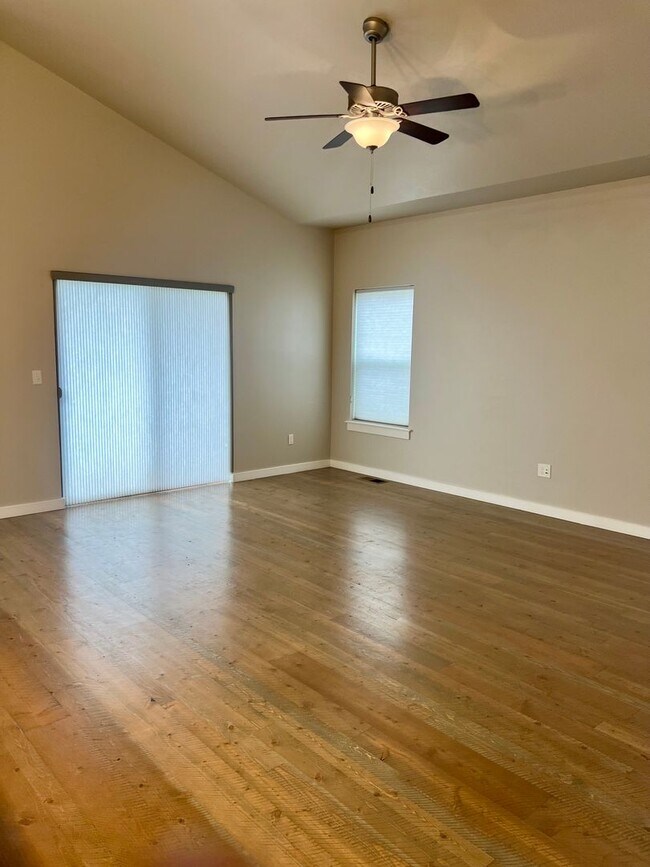 Foto del edificio - 3 Bed 2 Bath condo in Four Corners availab...