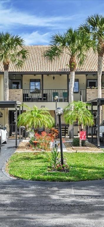 Foto principal - 275 Mission Trail W