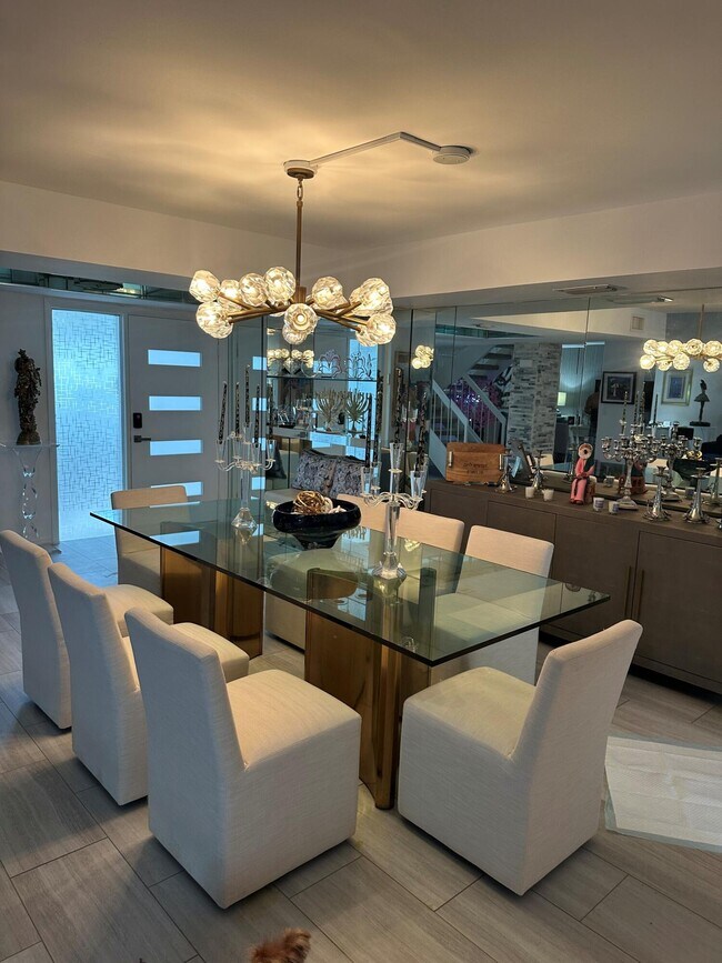 Foto del edificio - 7362 Woodmont Ct