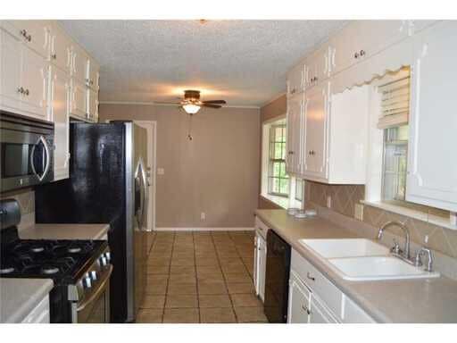 Building Photo - PRE-LEASING 4 Bedroom 2 Bath Single Family Home Close to Campus ent!!!
