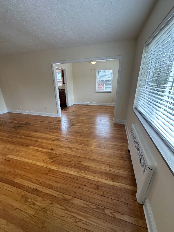 Foto del edificio - 5937 Oakwood Ave