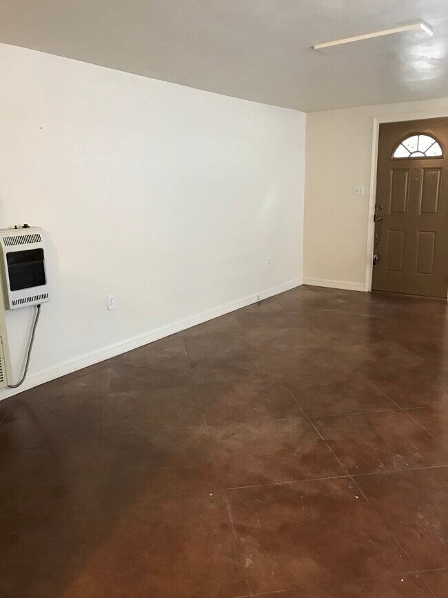 Living Room - 33 Alder Ave SE