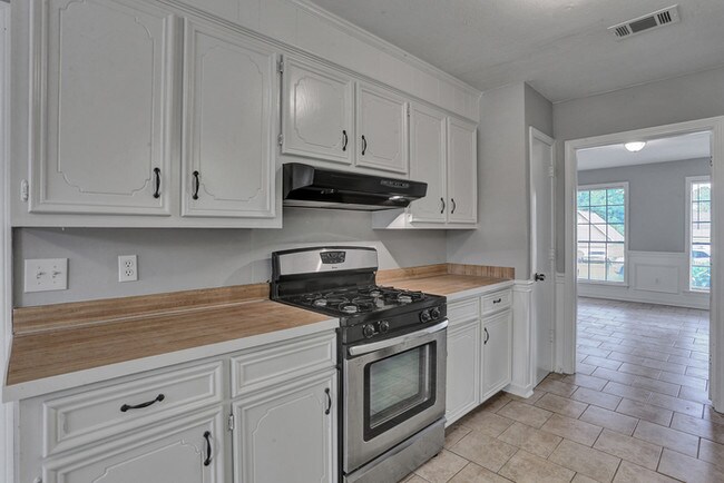 Building Photo - Beautiful Home for Lease!