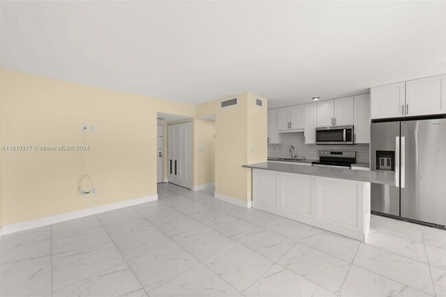 Foto del edificio - 9390 W Flagler St