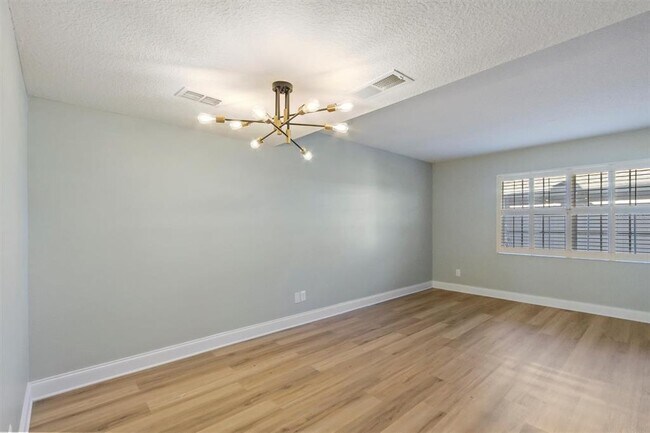 Foto del edificio - 2546 W Maryland Ave