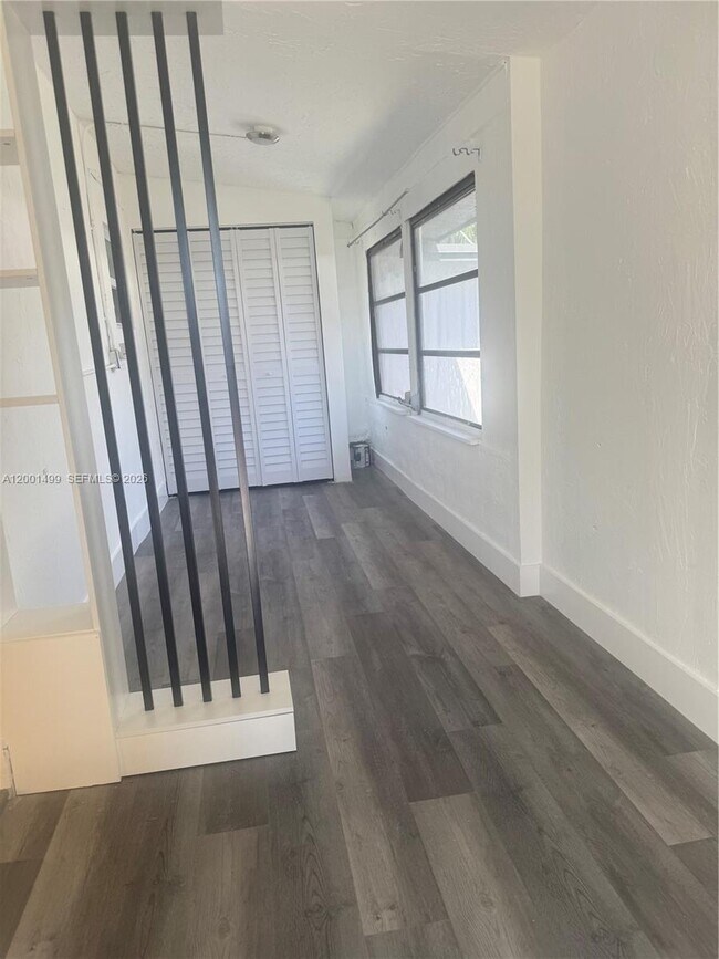 Foto del edificio - 5611 SW 38th St