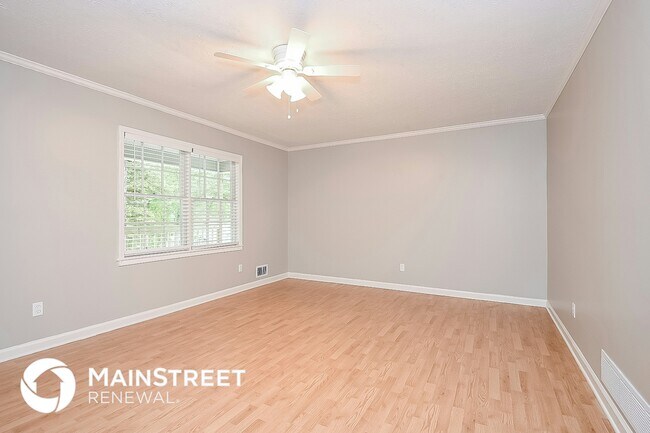 Foto del edificio - 220 Carmichael Rd