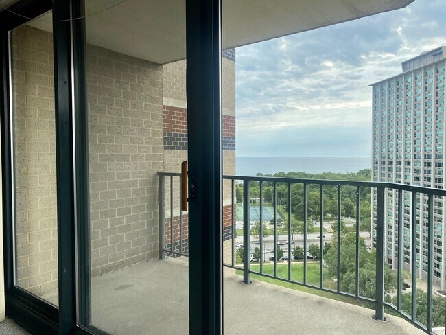 Building Photo - 3660 N Lake Shore Dr