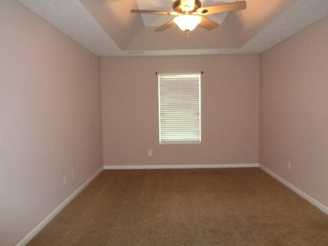 Foto del edificio - 208 Blossom Ct