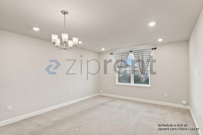 Foto del edificio - 1368 El Camino Real