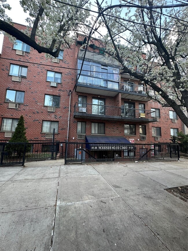 Foto del edificio - 41-28 71st St