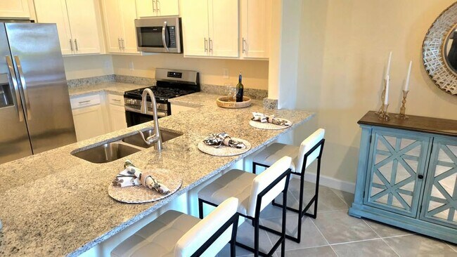 Foto del edificio - 15035 Sunny Day Dr