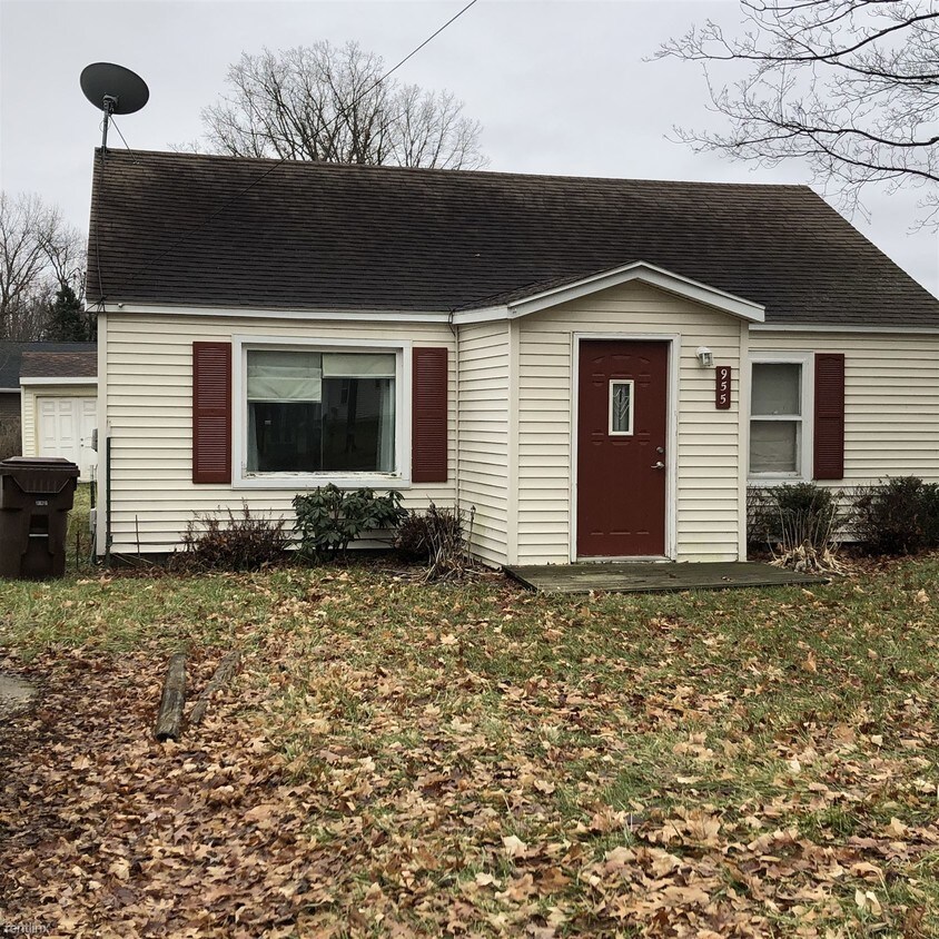 Primary Photo - 2 br, 1 bath House - 955 W Grand River Ave