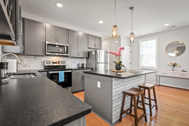 Building Photo - 2511 Porter St