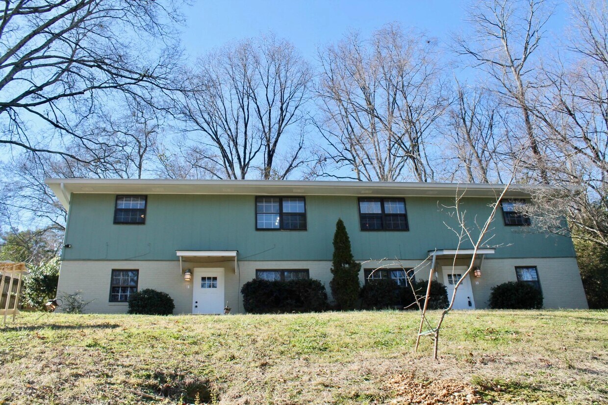 Primary Photo - 1703 White Oak Road