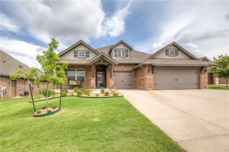 Building Photo - 8309 NW 160th Ct