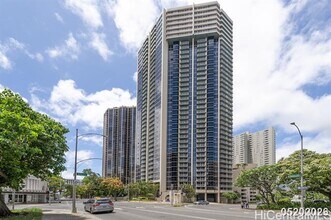 Building Photo - 1212 Nuuanu Ave