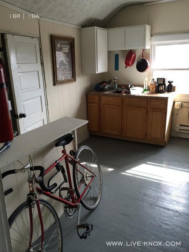 Building Photo - 1312 Laurel Ave