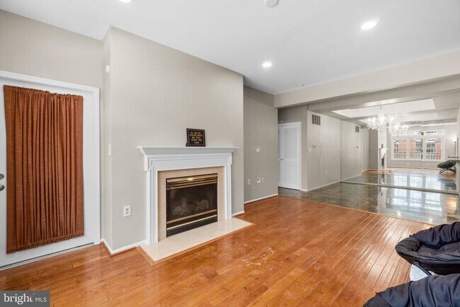 Foto del edificio - 9404 Groffs Mill Dr