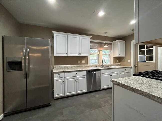 Foto del edificio - 1305 Elm St