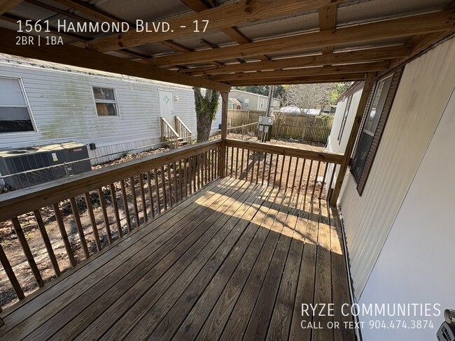 Building Photo - Huge Deck - Spacious Home - Fenced in Yard