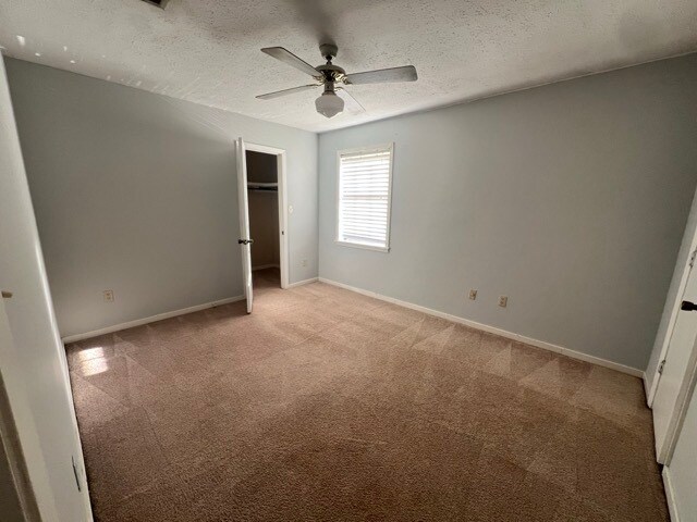 Foto del edificio - 562 Woodland Hills Pl