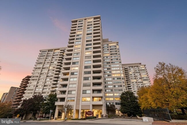 Building Photo - 4515 Willard Ave