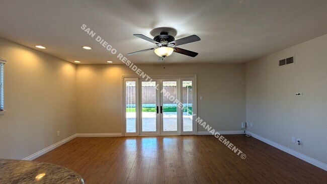 Foto del edificio - 4425 Mt Henry Ave
