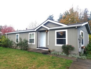 Building Photo - 12146 SE Rhone St Building Photo - 12146 SE Rhone St