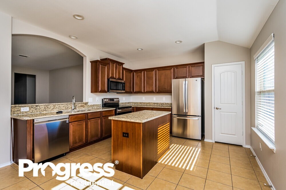 Primary Photo - 120 Meadow Crest Dr