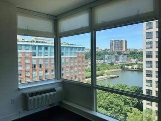 Foto del edificio - 1450 Washington St