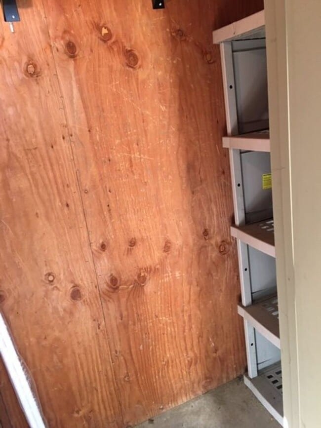 Building Photo - First Floor condo perfectly situated for p...