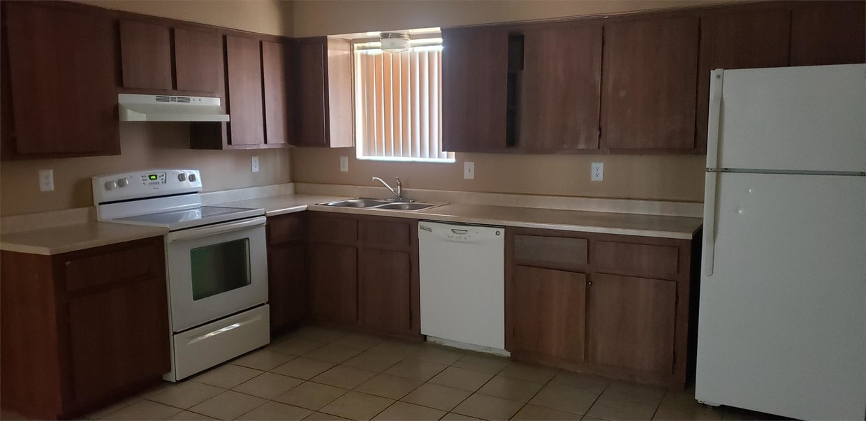 Primary Photo - 2650 E McKellips Rd
