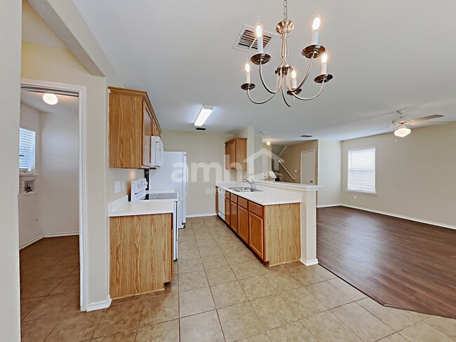 Building Photo - 9227 Mare Country