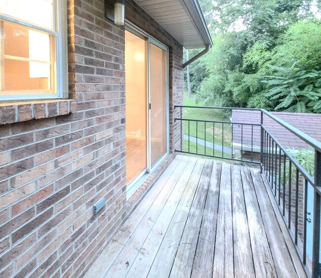Foto del edificio - Lenoir City, 37772 - 2 Bedroom, 2 Full Bath, 1,000 square foot One-Level Condo SHORT TERM LEASE O...