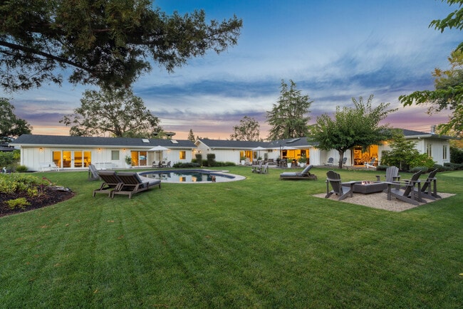 Building Photo - 760 Zinfandel Ln