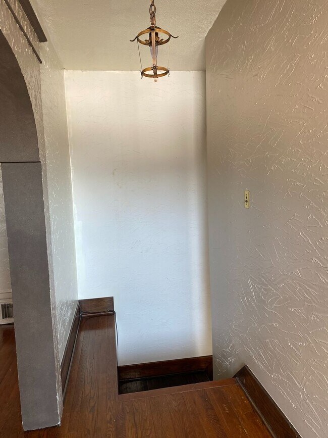 Foto del edificio - 818 E 5th St
