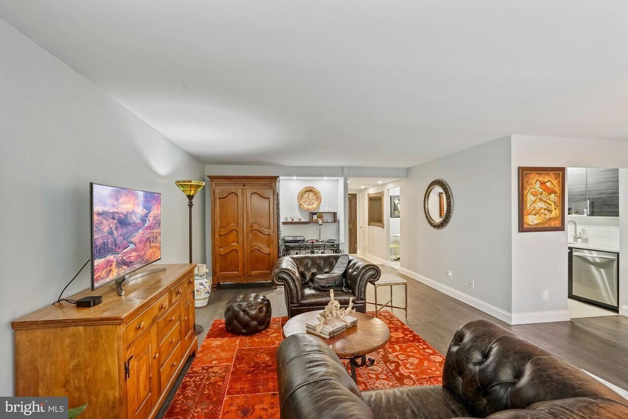 6101 Edsall Rd Unit 411, Alexandria, VA 22304 Room for Rent in